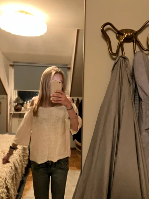 t-shirt  - basis genomskinlig t shirt, perfekt simpelt plagg 😍