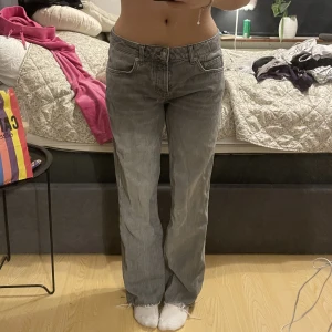 Low waist jeans  - Ett par jätte snygga lowaist jeans från lager 157. St M. 150kr+frakt❤️‍🔥