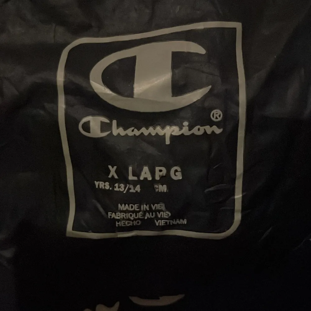 Jättefin jacka i bra skick! Strl 13/14 år, el X-large barn. . Takit.