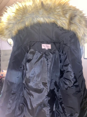 Tessie vinter jacka dam stl 36  - Hel vinter jacka, knappt använd stl 36 