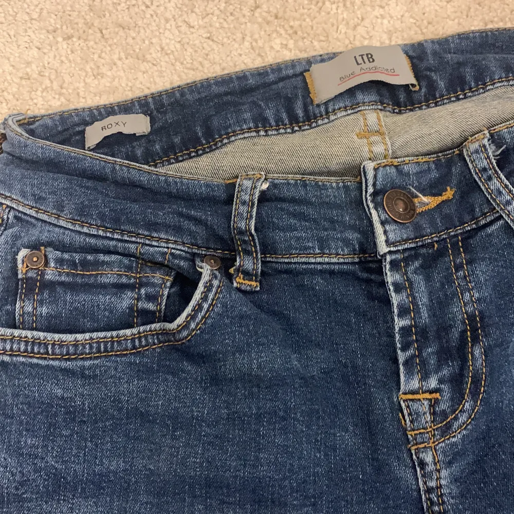 Säljer mina Ltb jeans ( lågmidjade). Säljer dem då för de inte var min storlek😜. Jeans & Byxor.