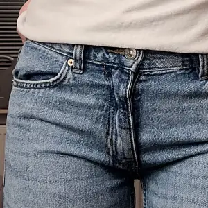 Perfect fit Jeans från gina tricot i storlek 36 nya🥰 Fråga för fler bilder!