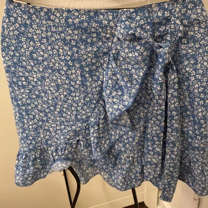 Kjolar - Säljer tre kjolar för 90kr o en för 30kr 