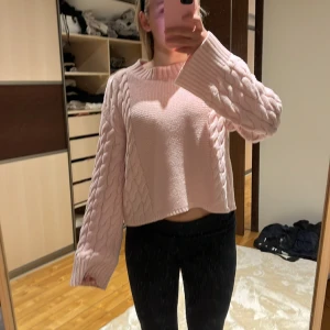 Stickad tröja - Snygg stickad populär tröja från Ginas barnkollektion, passar mig som brukar bära s💓