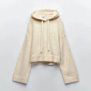 Stickad hoodie - Stickad hoodie från zara som jag köpte här på Plick men bara använt en gång. 