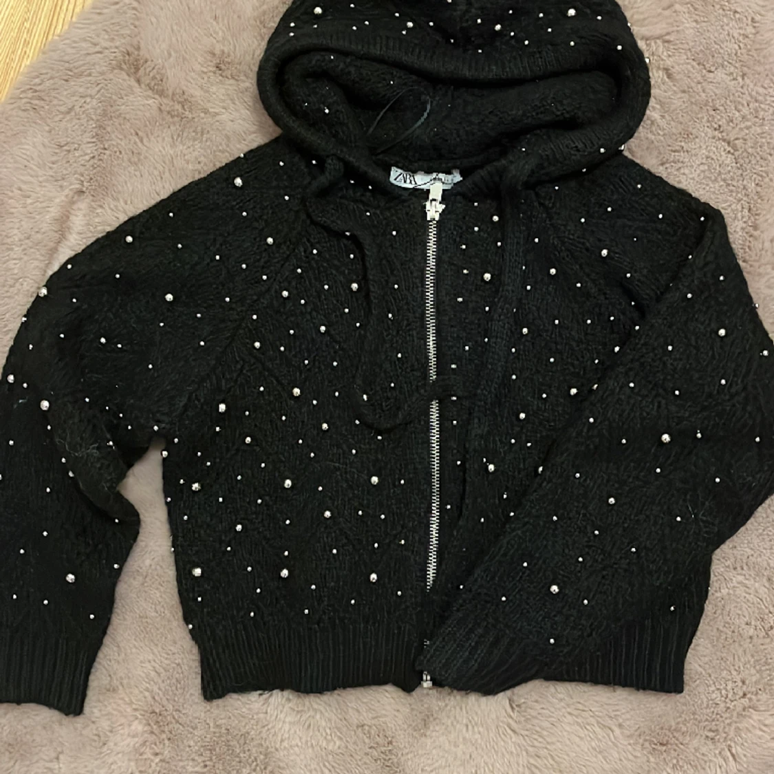 Slutsåld zara hoodie  - 90