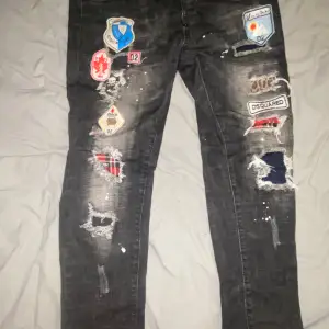 Dsquared jeans använd få tal gånger. Ligger bara i garderoben!