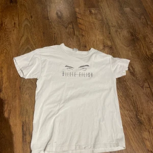 Billie eilish t shirt  - Nypris 200kr, fyndiq, nyskick 35+ BILLIE EILISH PRODUKTER KOLLA MITT KONTO