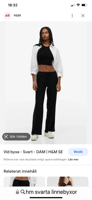 Linnebyxor  - Säljer mina svarta lågmidjade linnebyxor från hm! Skriv privat för fler bilder. 