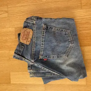 Skitfina vintage Levis 501 jeans! Superbra skick, köpt här på plick men tyvärr för korta på mig 