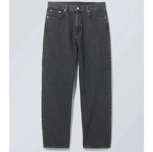 weekday baggy jeans  - grå weekday byxor i modellen galaxy🤍