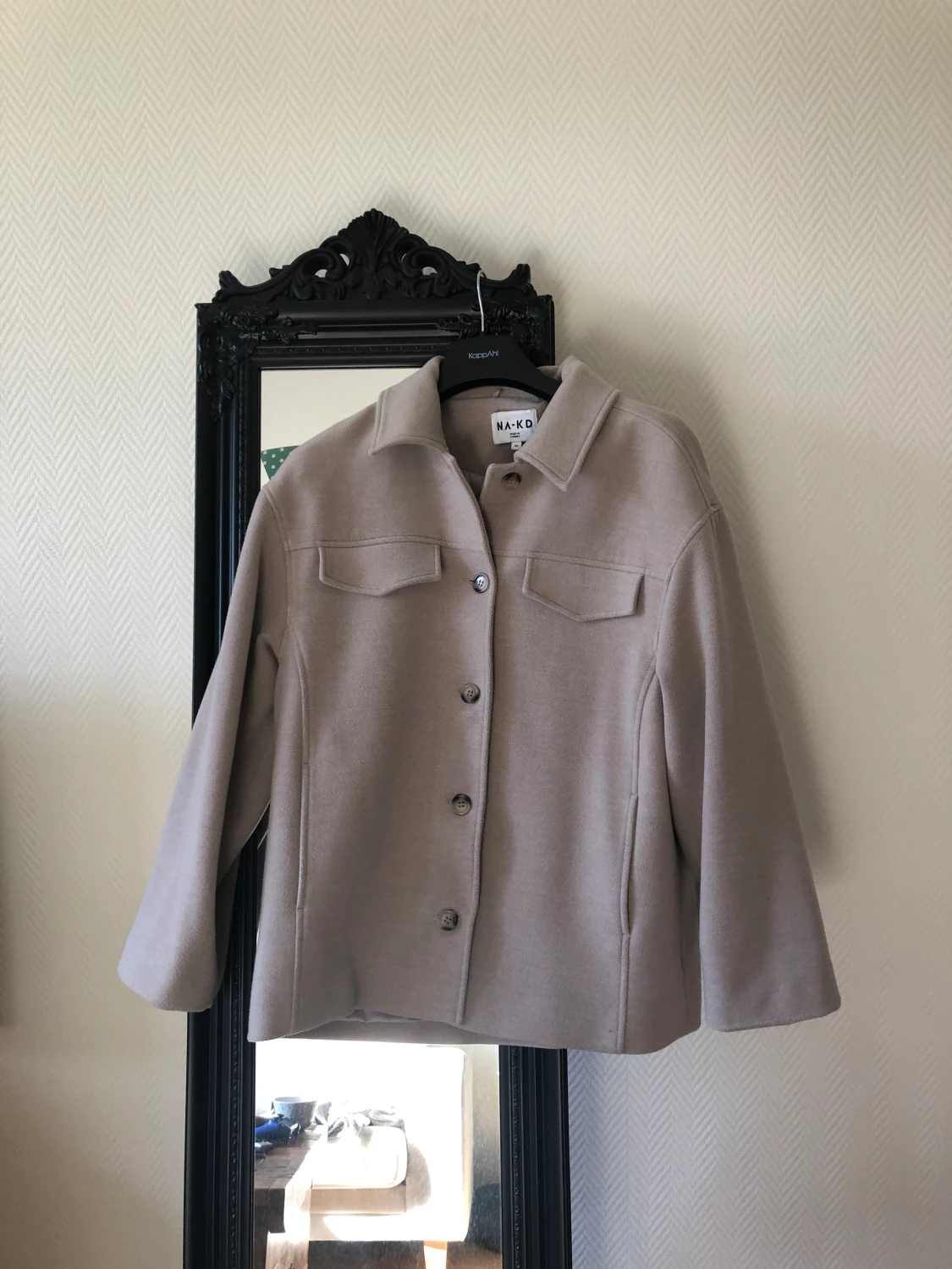 NA-KD vår skjort-jacka beige-brun