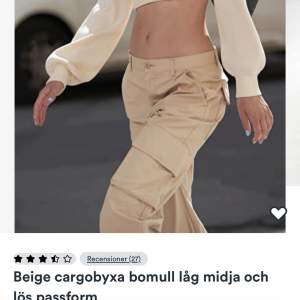 Säljer de här slutsålda cargo pants från Monki. Har bara använt två gånger så är i mycket bra skick! Originalpriset : 380 kr 