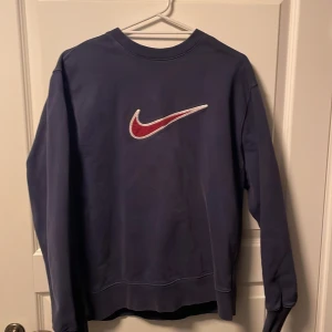 Nike sweatshirt - Nike Sweatshirt säljes i fint skick Pris 200 kr Storlek: M 