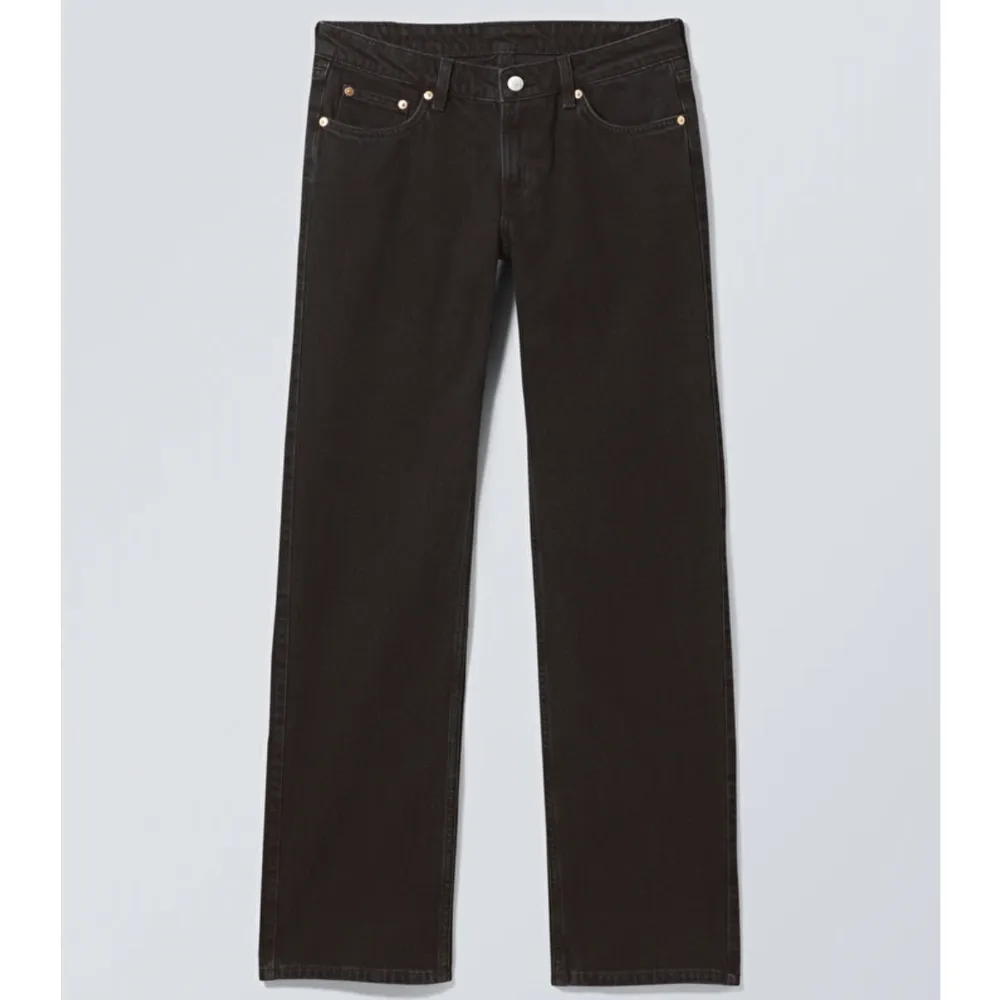 Populära slutsålda Arrow lågmidjade jeans från weekday. Storlek 25/32. ”Förlängda” vid nedersta kanten. Köpare står för frakt💞 nypris 590 kr. Jeans & Byxor.