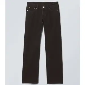 Populära slutsålda Arrow lågmidjade jeans från weekday. Storlek 25/32. ”Förlängda” vid nedersta kanten. Köpare står för frakt💞 nypris 590 kr