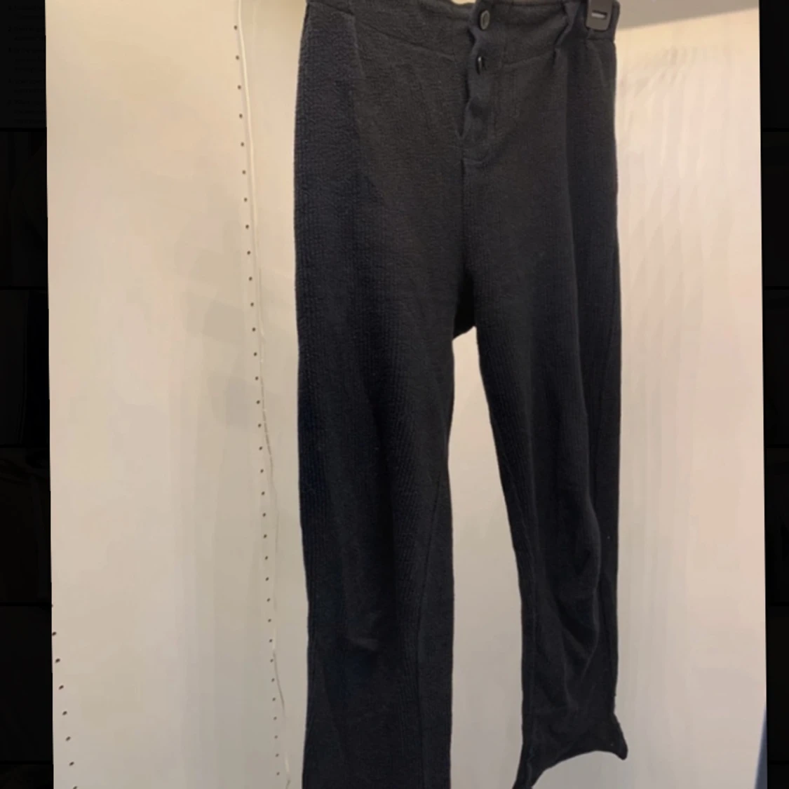 Svarta bekväma tygbyxor - 91