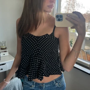 Topp - Prickig kjol från zara som jag använt som topp, fin som kjol också men på mig är den lite för kort ❤️
