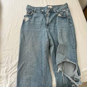 Jeans från hm typ nya använt 1-2 gånger❤️