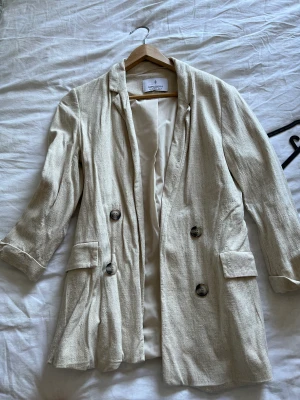 Stradivarius linnekavaj  - Stradivarius linnekavaj storlek S