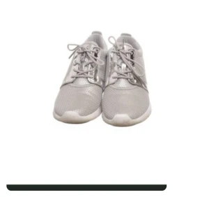 Sneakers - Snygga sneakers finare modell