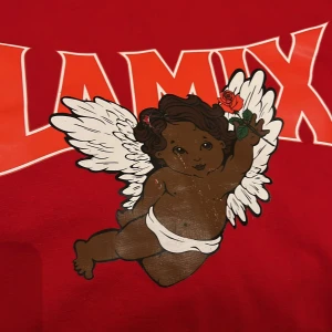 Lamix hoodie - Lamix ängel hoodie limited edition röd med ros, säljs inte längre. Storlek S använd några fåtal gånger. Frakt är 50kr.