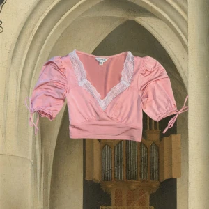 Söt rosa topp! -  50-tals inspirerande topp i storlek, medium. I färgen corall🪸