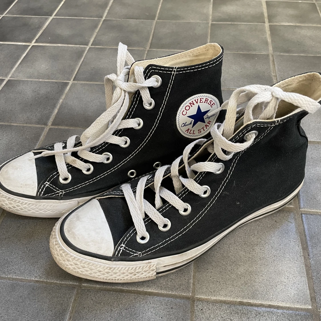Svarta Converse