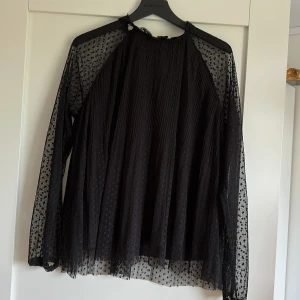 Blus str L ,  - Jätte fin blus, knappt använd , str L 