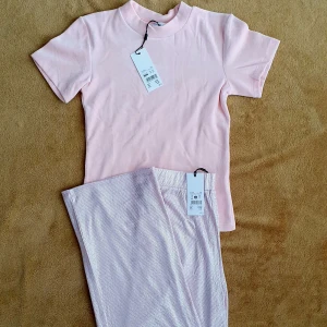 Fina set byxor och tshirt för 110kr - alla är nya med prislappar