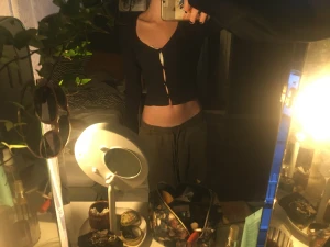 Topp - Jättefin topp med knappar från asos storlek 38 men sitter definitivt mer som en 34/36. Jättegullig ❤️❤️❤️