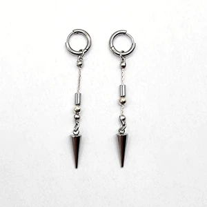 Handgjorda örhängen  - ●Material-Mineral Hematit, rostfritt stål, Zinklegeringar●Örhängeskrokar -rostfritt stål. Nickel fri. Längd -6cm [Frakt 15kr]