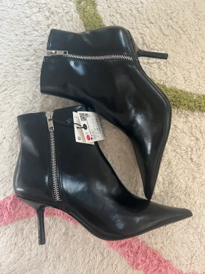 Zara skor  - Nya zara stövlar 