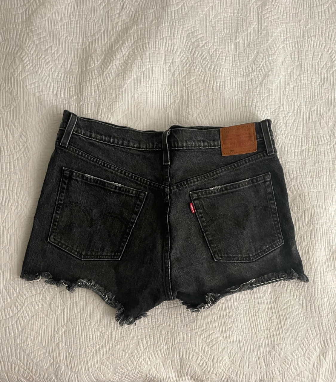 Svarta Levi’s shorts - 90