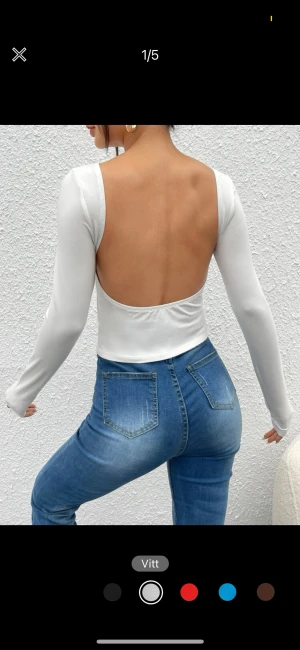 Tröjaa - Säljer min vita tröja pågrund av att den va fel storlek vid prisförslag skriv ❤️