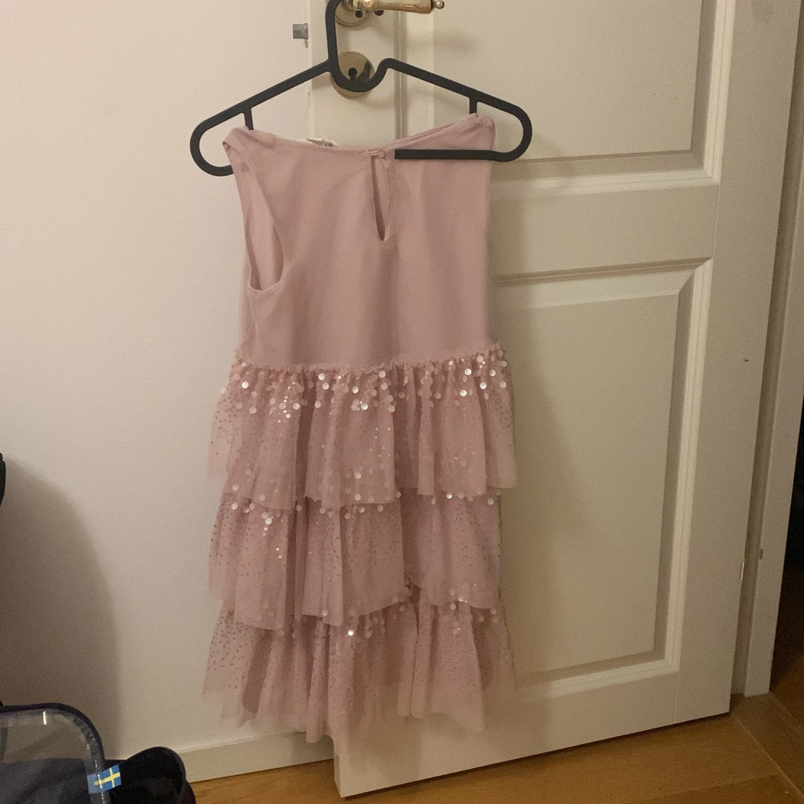 Barn klänning i rosa paljetter i st 140 - 90