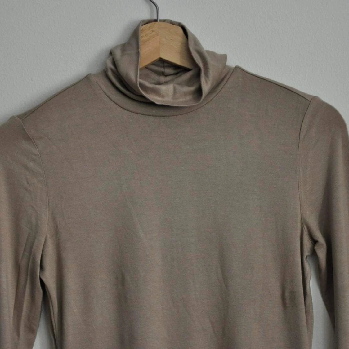 Beige polotröja - 90