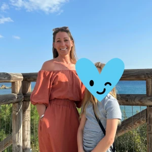 Sommarset kjol och top - Superfint sommarset i linne från MQ som blev lite lite liten i resåren på mig. XS i både top och kjol. Använd en gång och tvättad så jättefint skick. 