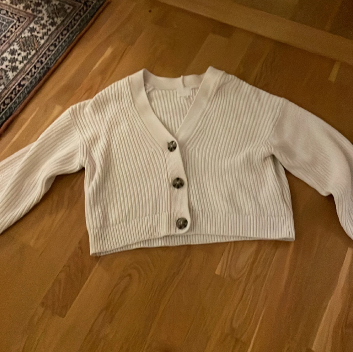 2 jätte söta stickade tröjor - 90