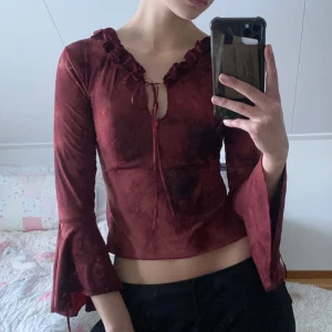 Trekvartsblus  - Söt trekvartsblus från Point med breda armar, jättefint skick. 