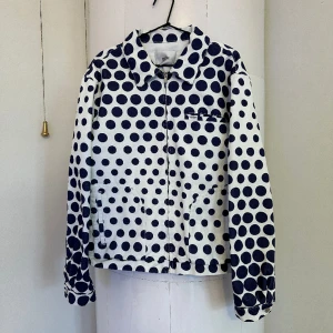 Arte jacka - Arte tidigare collection. Alla jackor har sitt egna unika mönster. Bra cropad  