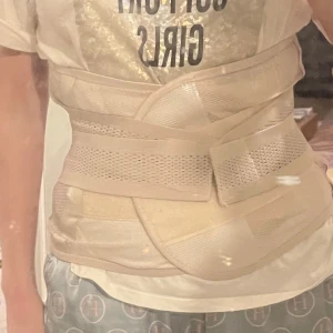 Shape wear midja body  - Helt nytt  Längd 93cm Bredd 24cm