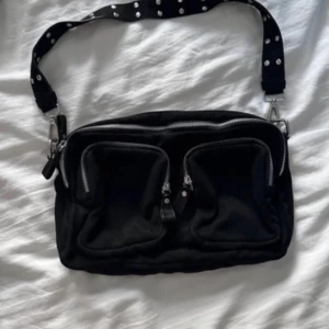 Väska  - Jättefin cross body väska från Gina trickot!❣️ 