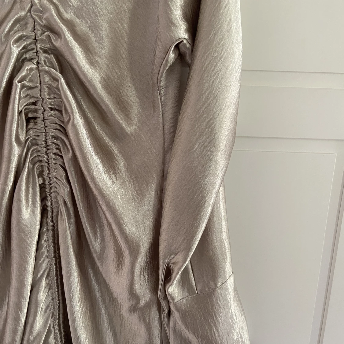 Silvrig klänning - 91