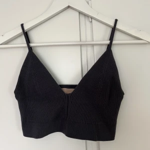 Stickad topp - Gott skick, aldrig använd!