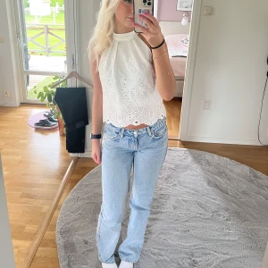 Linne  - Super söt topp använd fåtal gånger💗 Passar till allt!