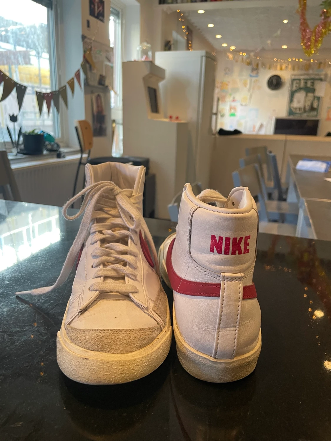 Nike Blazer Mid 77’ röda  - 90