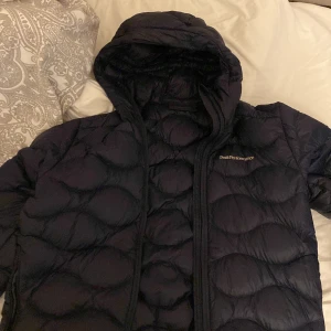 Peak performance jacka - Bra skick 