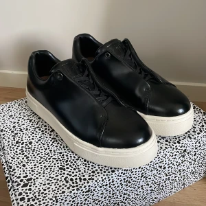 Eytys - Säljer dess super snygga skor från Eytys. Aldrig använda då det är lite för små för mig. Skriv gärna om ni har några frågor