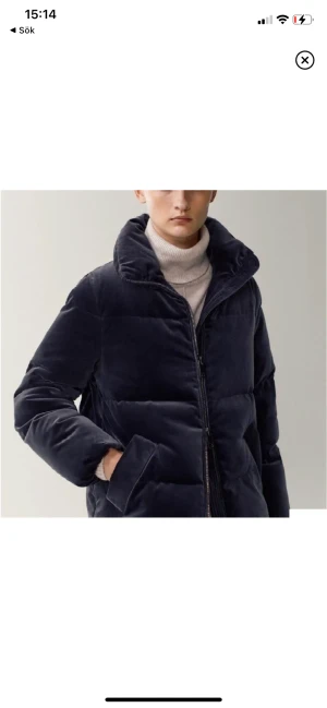 Jacka från massimodutti - Säljer denna jacka från massimodutti. Den är i bra skick och perfekt som höst & vinterjacka!